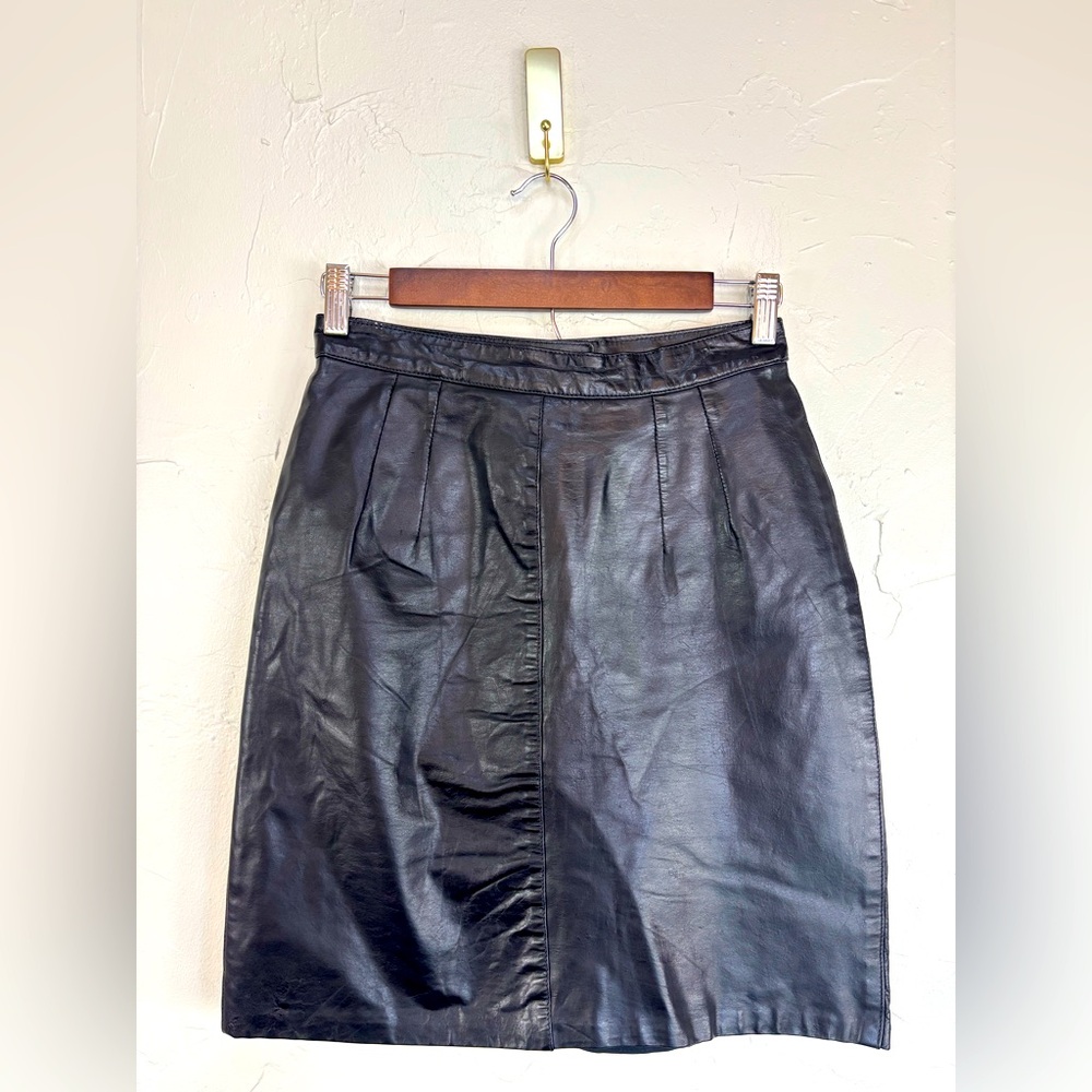 VINTAGE Yvette Bugatti Black Leather Skirt Mini Short Sexy Goth 90s Y2K Size 8‎